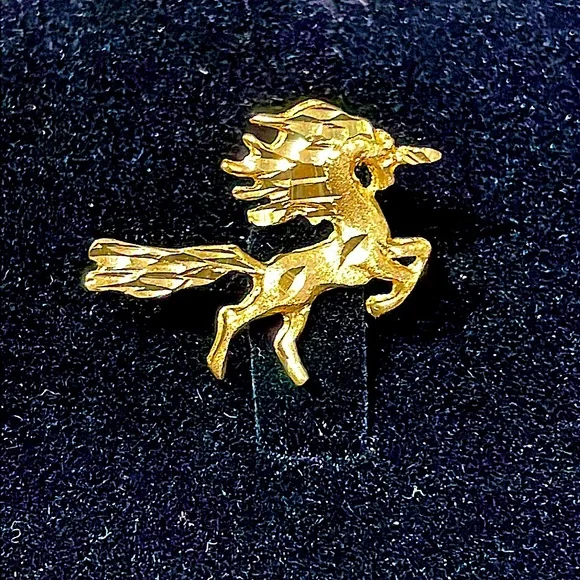 14KT GOLD Diamond Cut Unicorn Charm Vintage 1986 - Picture 1 of 4